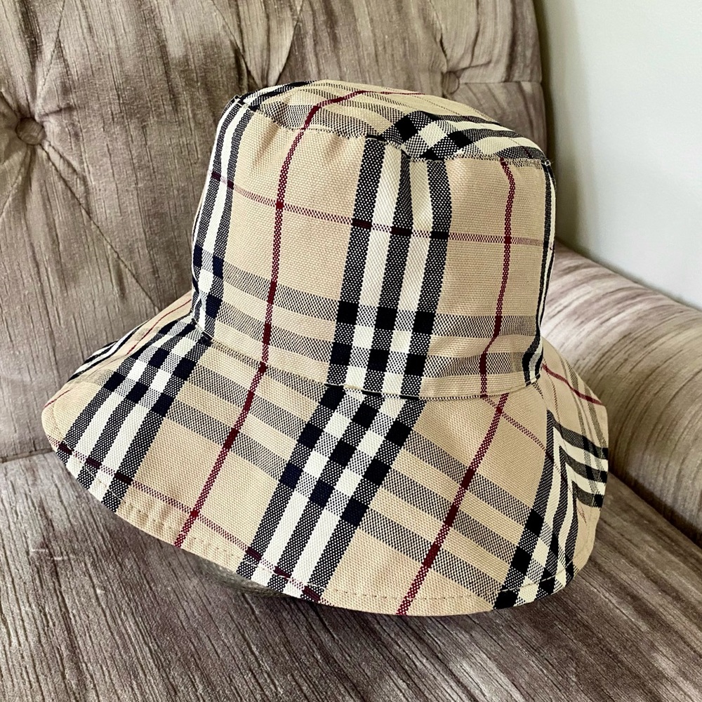 Burberry Bucket Hat. NWOT